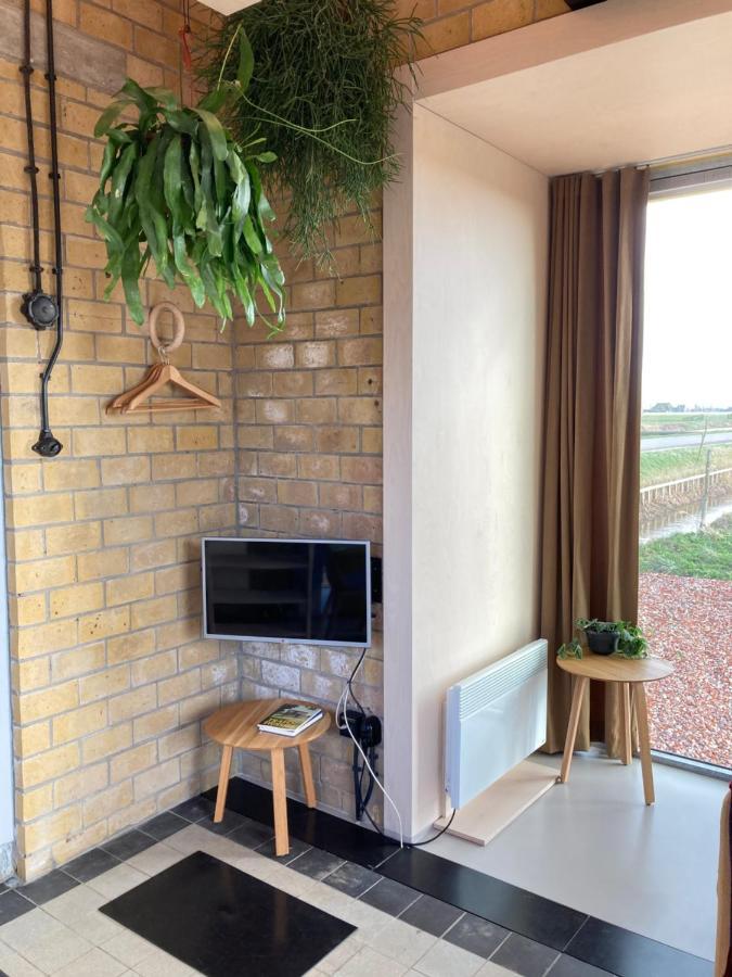 Tiny House Van Hoogspanning Naar Ontspanning Wirdum Esterno foto