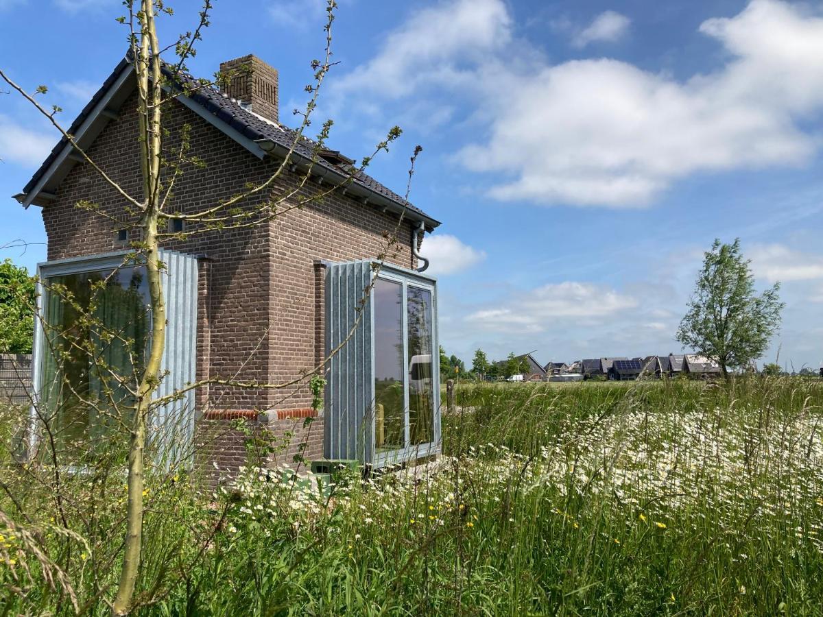 Tiny House Van Hoogspanning Naar Ontspanning Wirdum Esterno foto